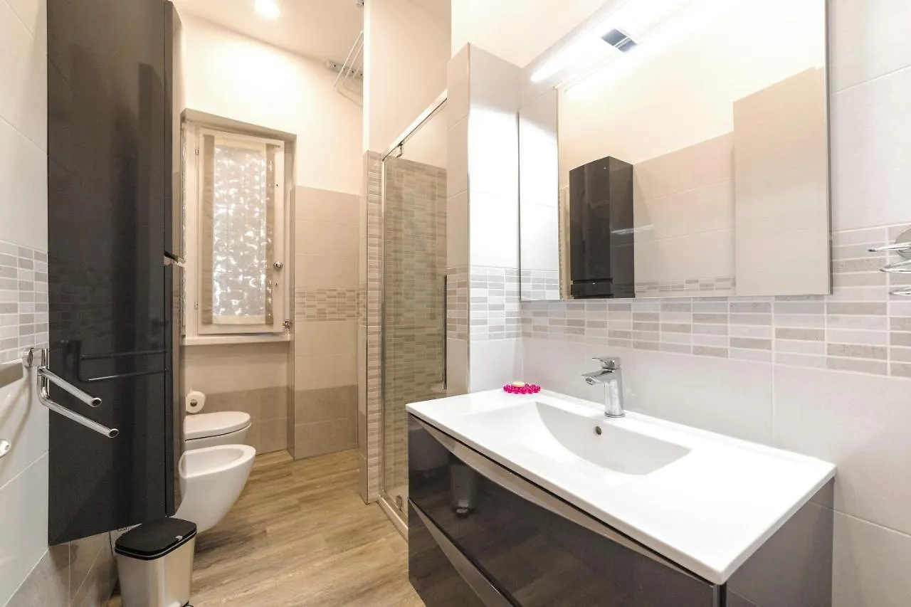 A Due Passi Da Piazza Firenze Apartment Milán
