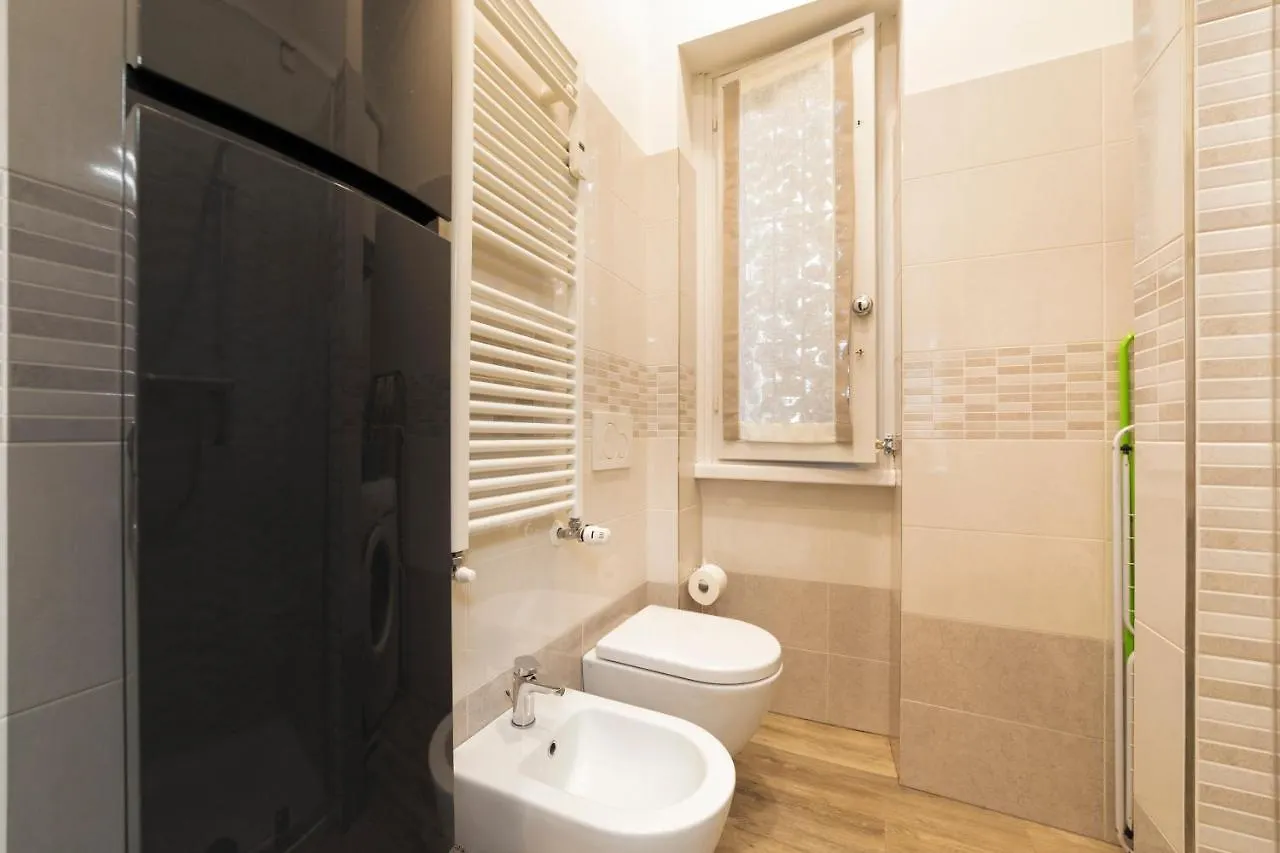 A due passi da Piazza Firenze Apartment Milano Italia